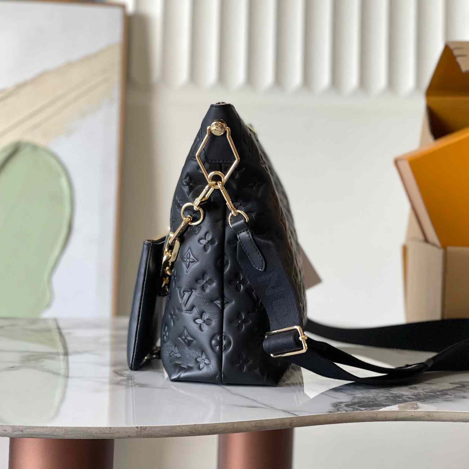 Louis Vuitton Coussin Hobo MM  M12068 - 