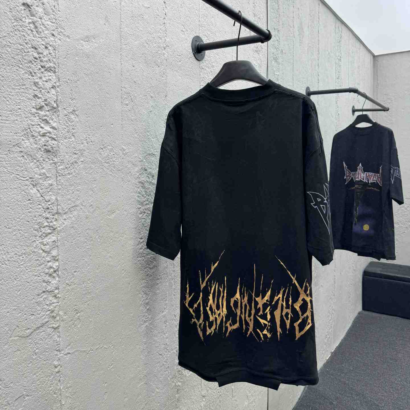 Balenciaga Paris Moon Upside Down T-Shirt Oversized In Black - 