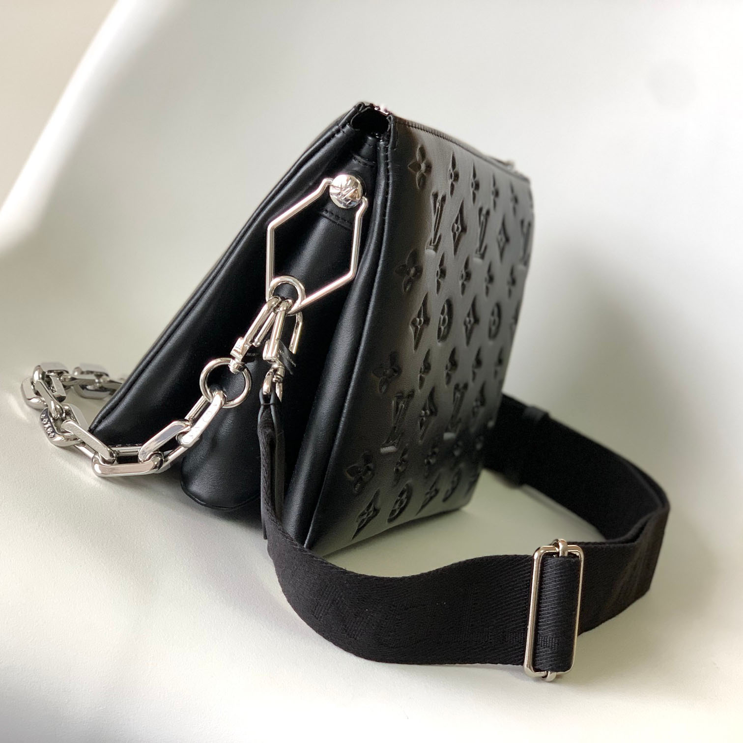 Louis Vuitton Coussin Black Lamb (26 x 20 x 12cm)    M57790  - 