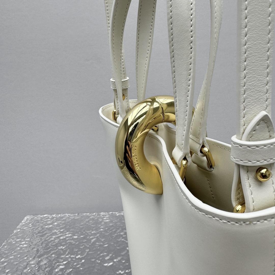 Jacquemus Le Petit Bambola Bag （10x10x20cm） - 