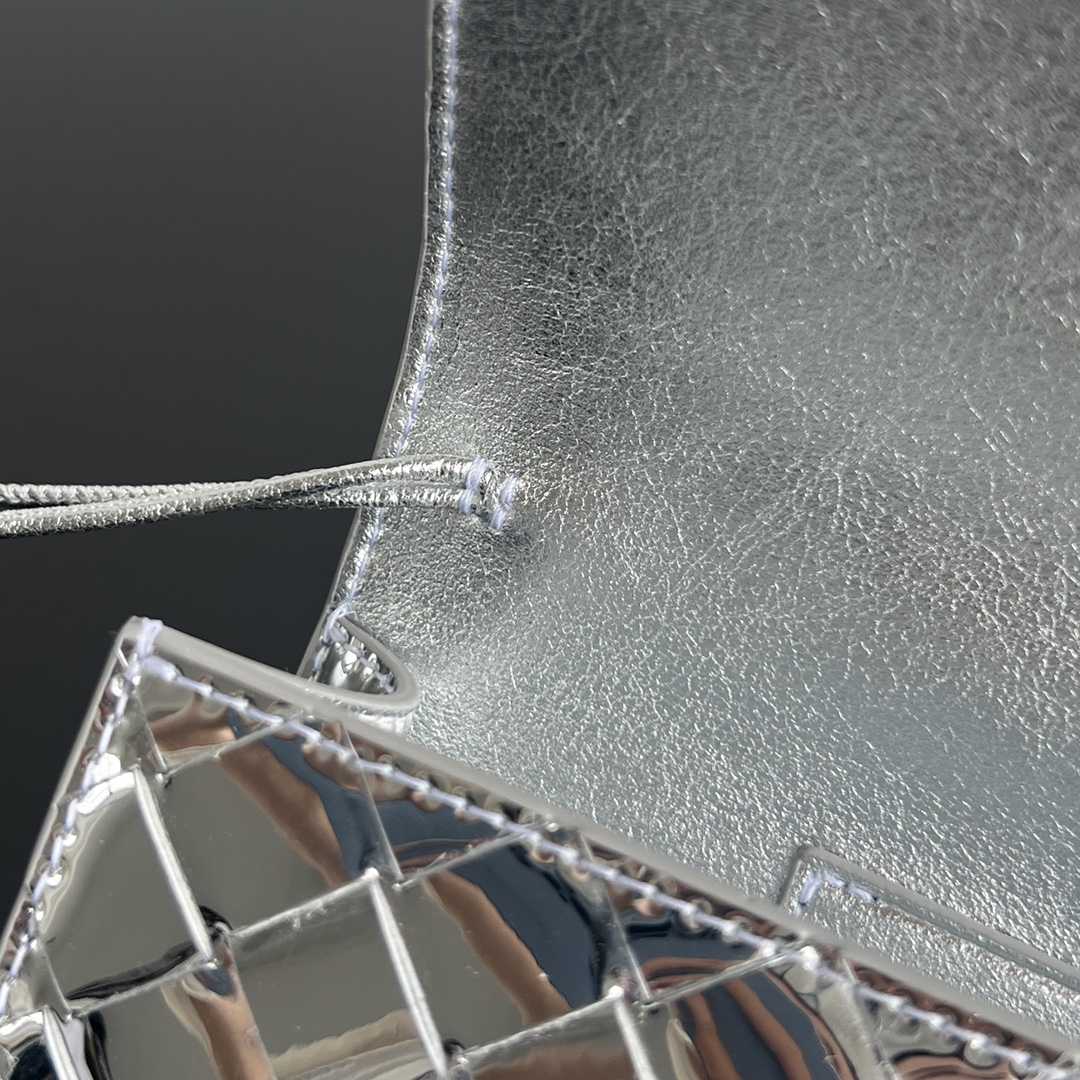 Bottega Veneta Andiamo Clutch 31*13*3cm - 