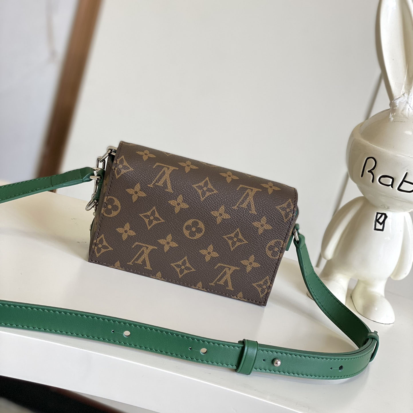 Louis Vuitton Steamer Wearable Wallet  M12808 - DesignerGu