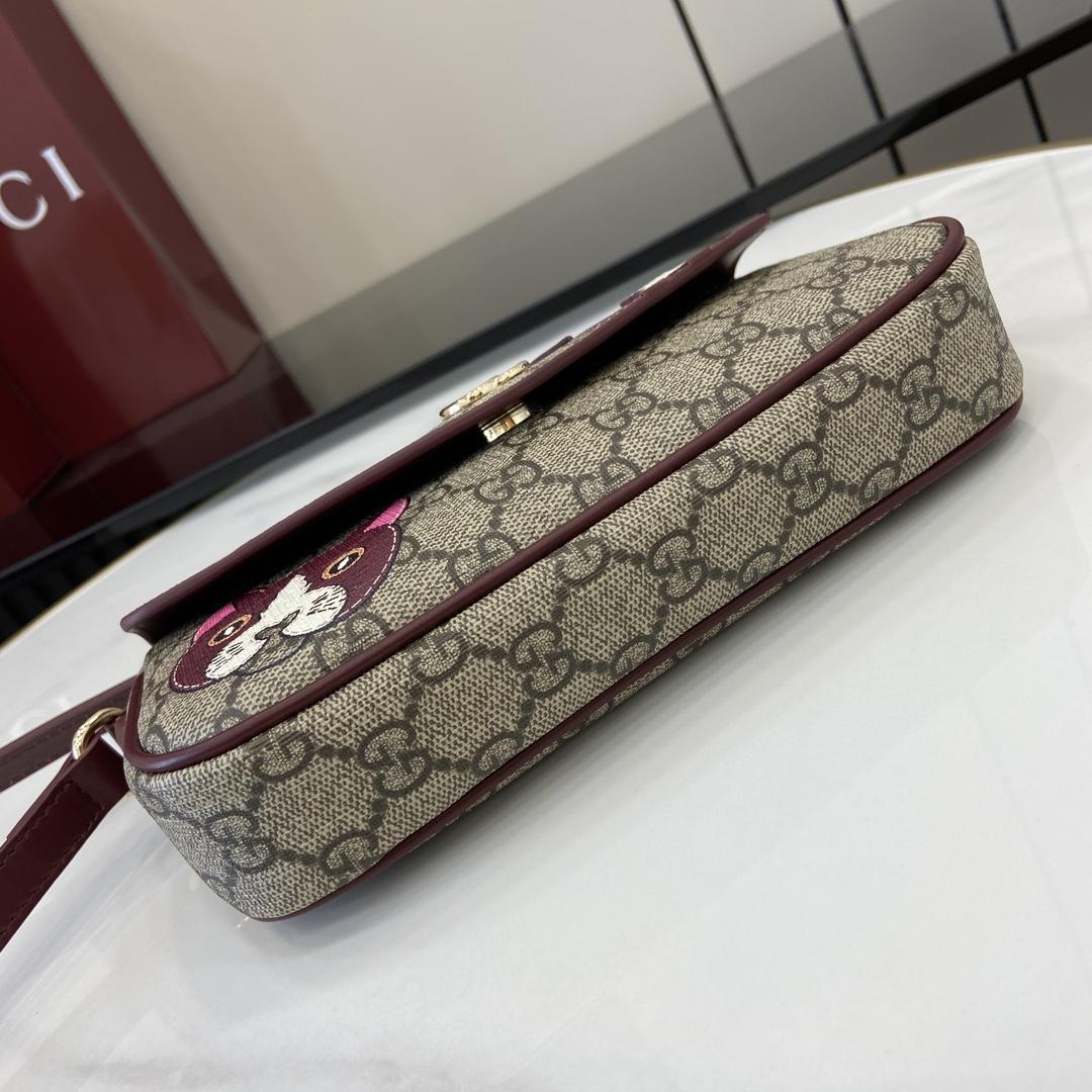 Gucci GG Mini Shoulder Bag With Cat Detail - 