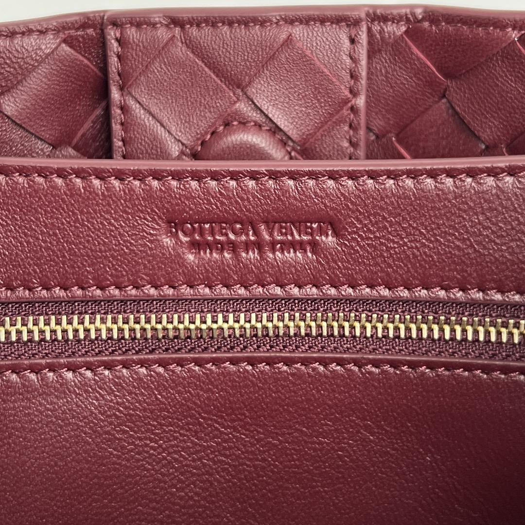Bottega Veneta Andiamo Chain Leather Shoulder Bag （25x22x10.5cm） - 