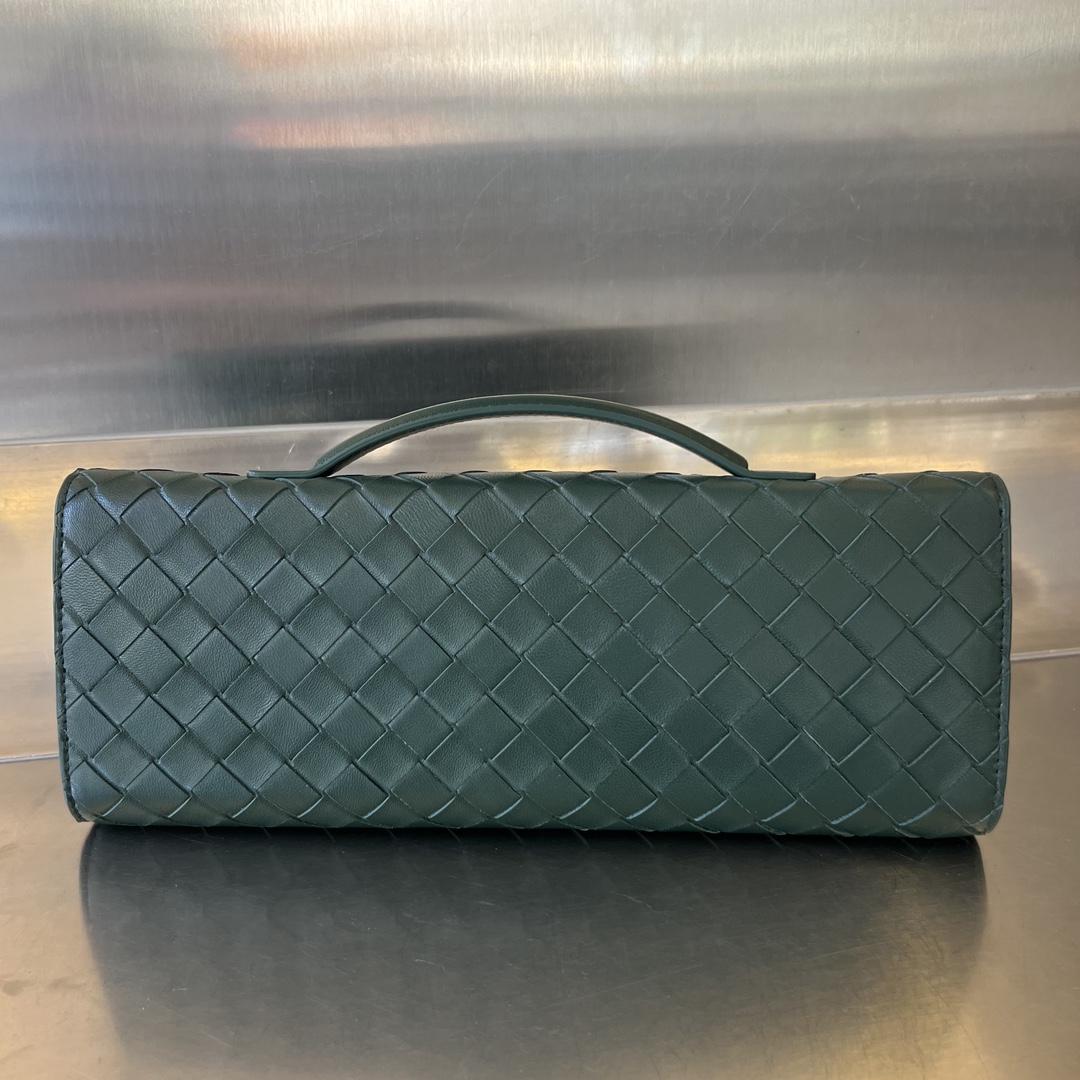 Bottega Veneta Andiamo Clutch 31*13*3cm - 