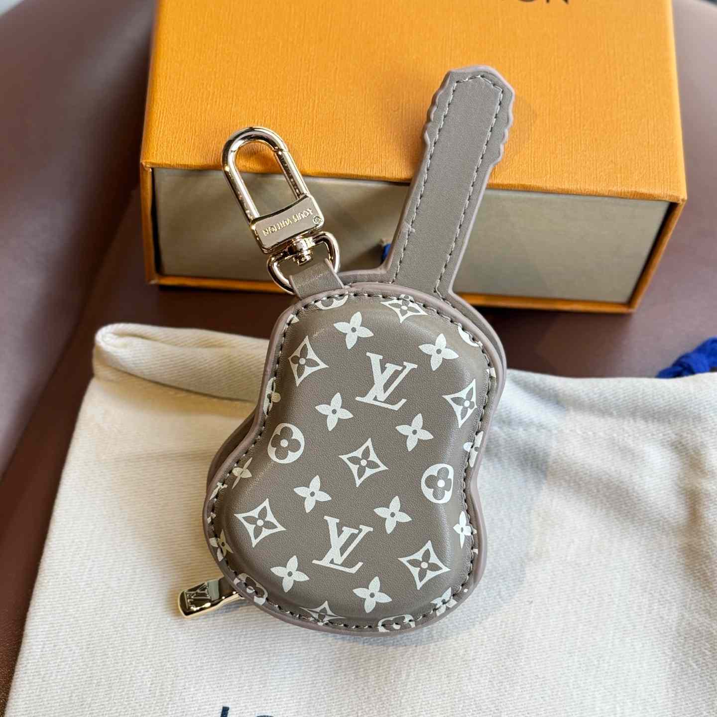 Louis Vuitton Guitar Pouch Bag Charm   M02032 - 