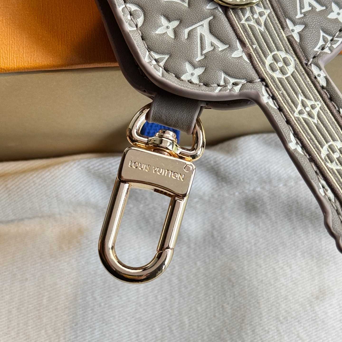 Louis Vuitton Guitar Pouch Bag Charm   M02032 - 
