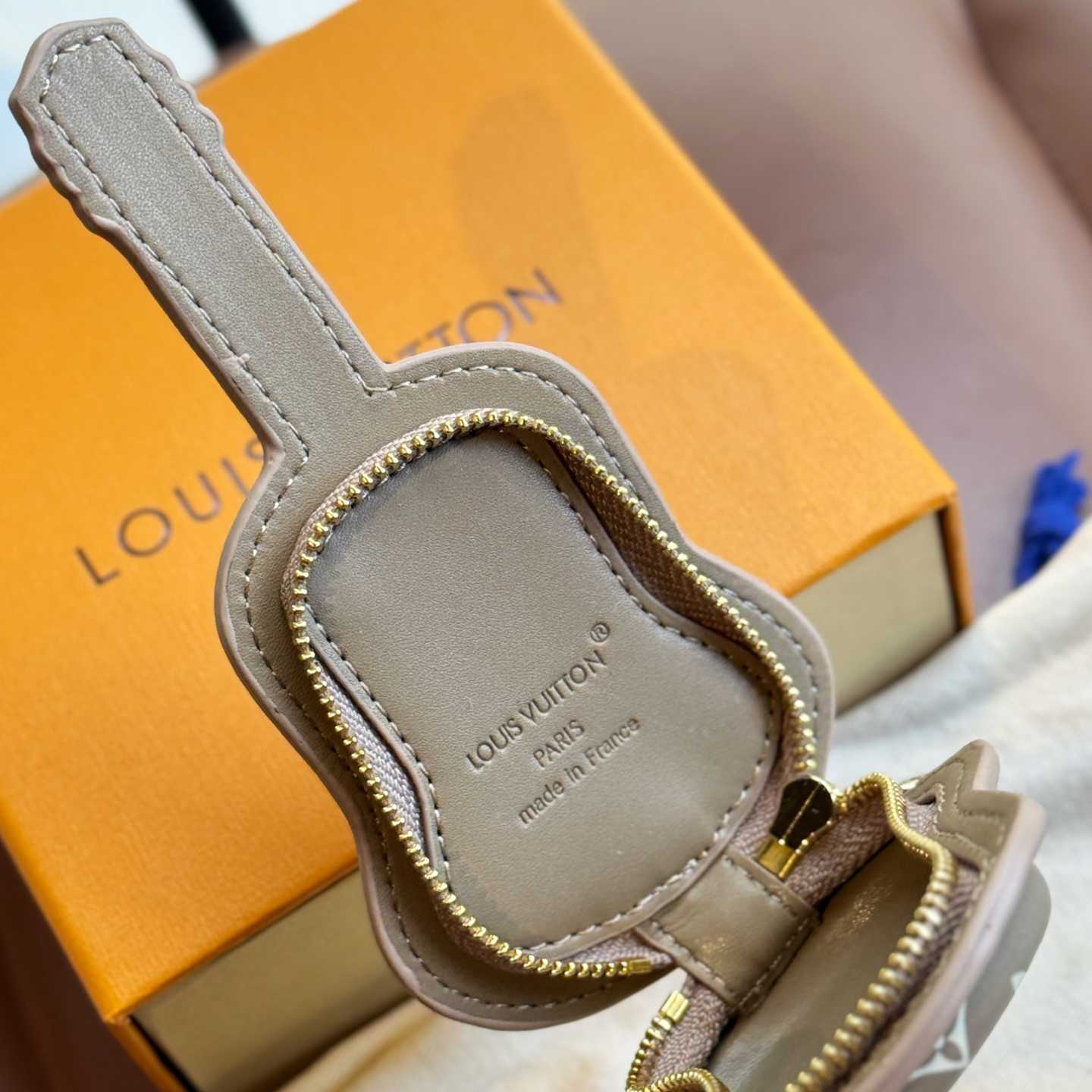 Louis Vuitton Guitar Pouch Bag Charm   M02032 - 