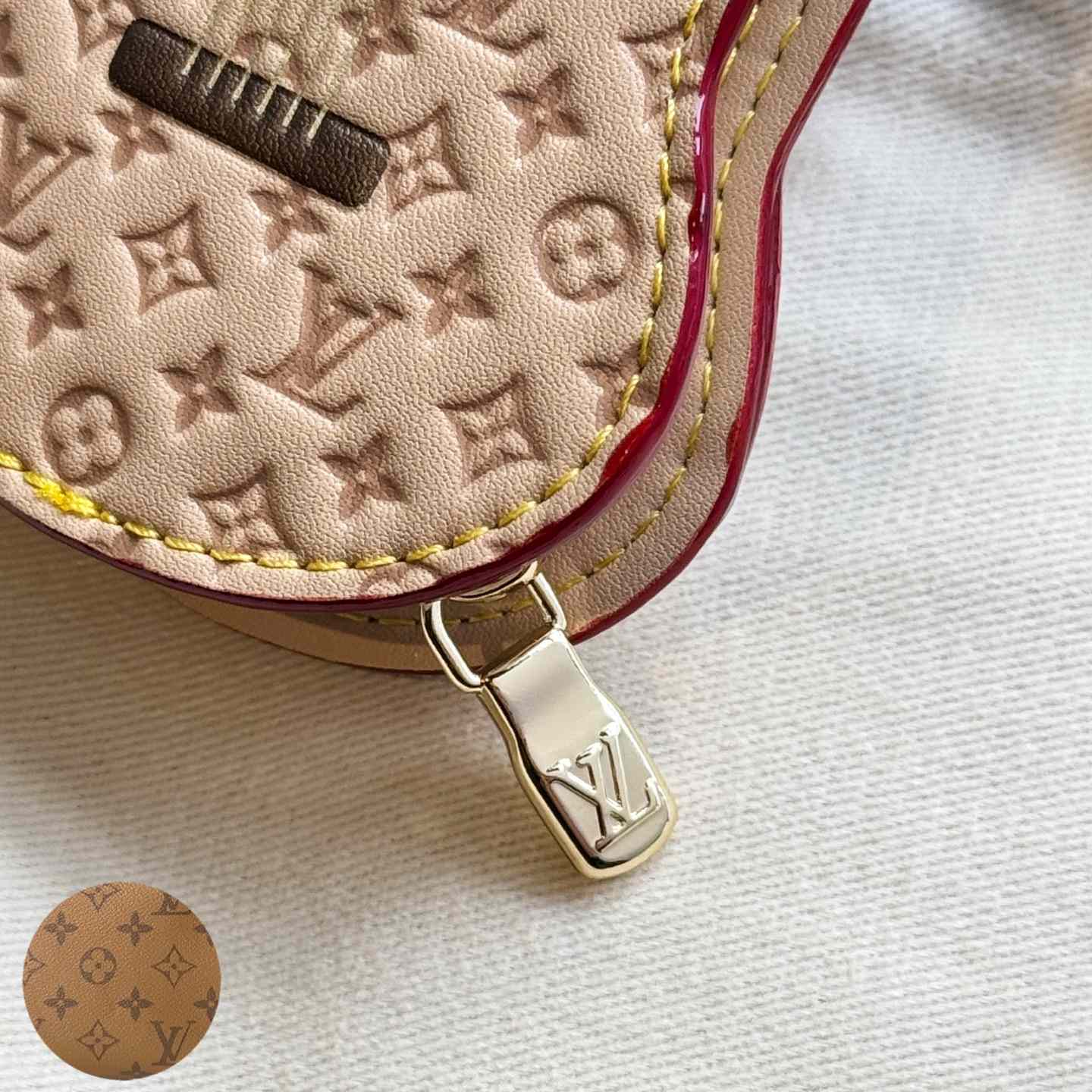 Louis Vuitton Guitar Pouch Bag Charm   M02032 - 