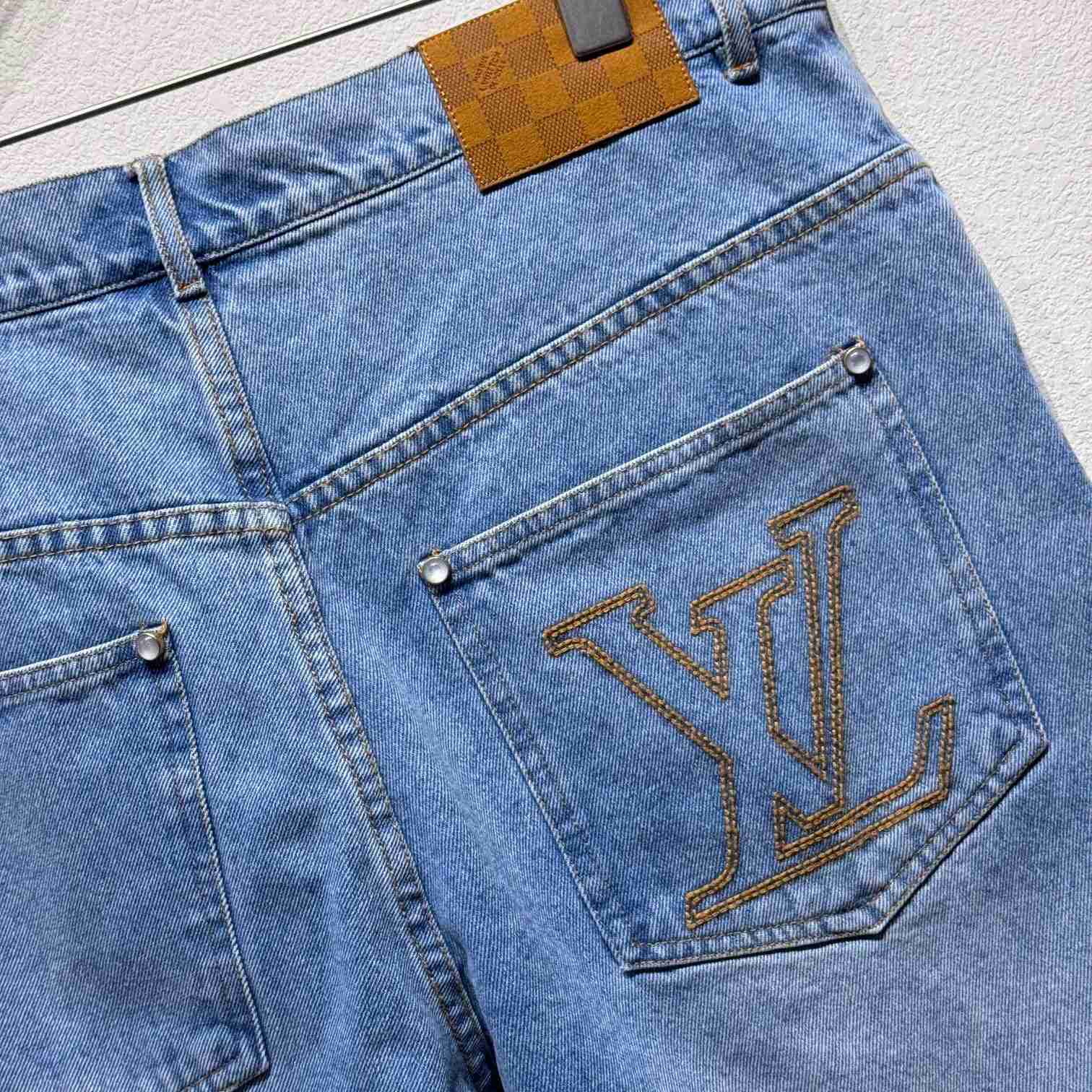 Louis Vuitton LV Denim Shorts    1AGTHT - 