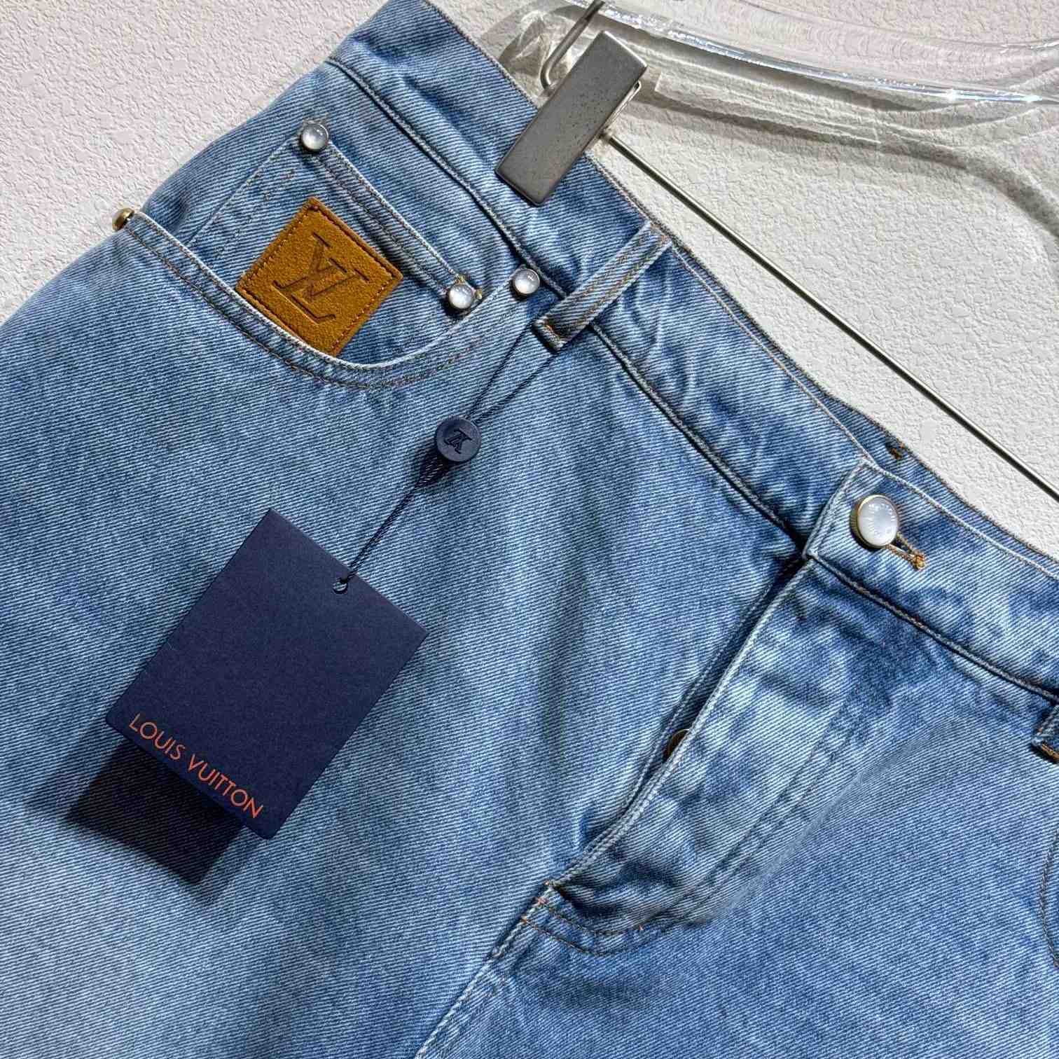 Louis Vuitton LV Denim Shorts    1AGTHT - 