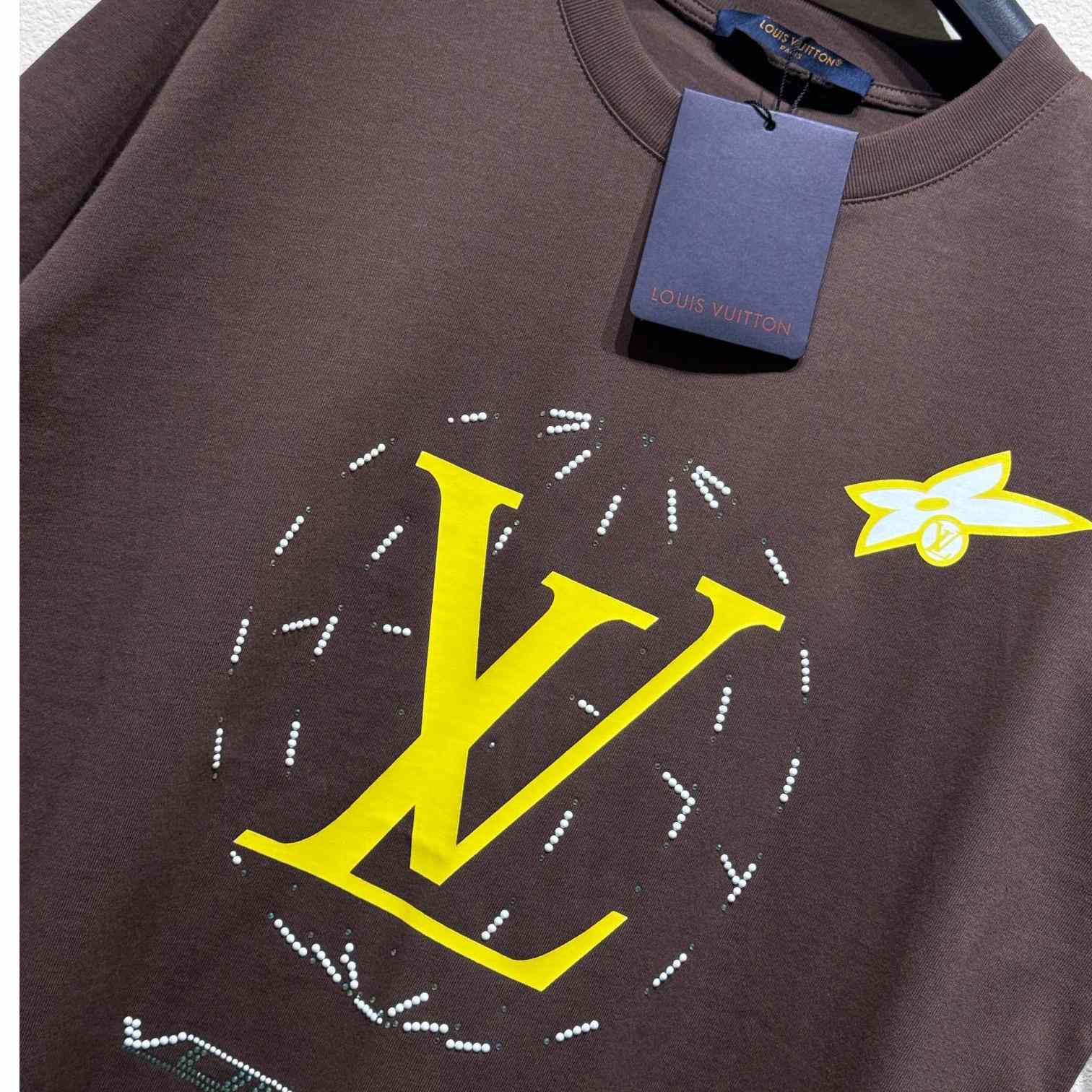 Louis Vuitton Washed Embellished Cotton T-Shirt   1AHCL3 - DesignerGu
