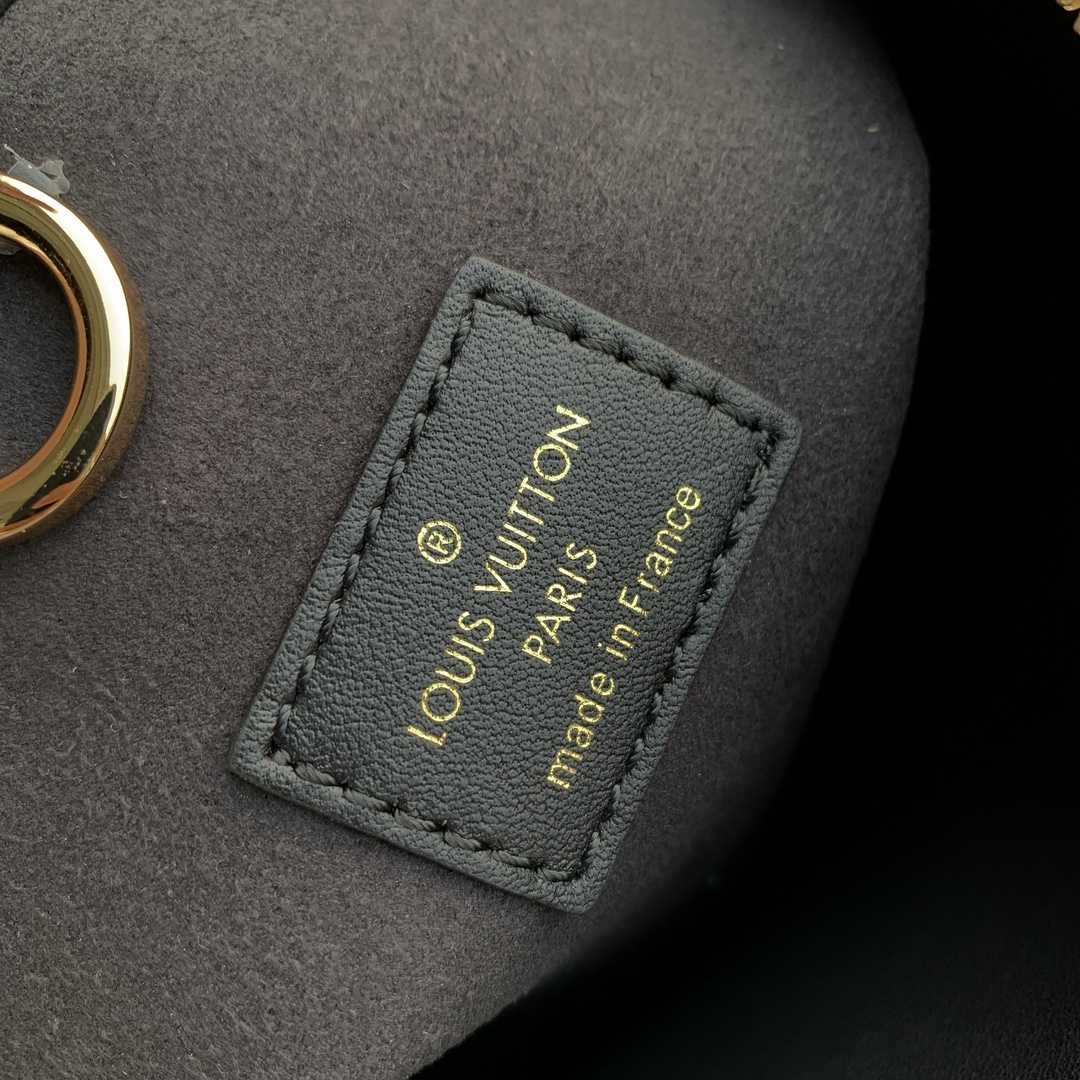 Louis Vuitton Vendôme MM  M22914 - 