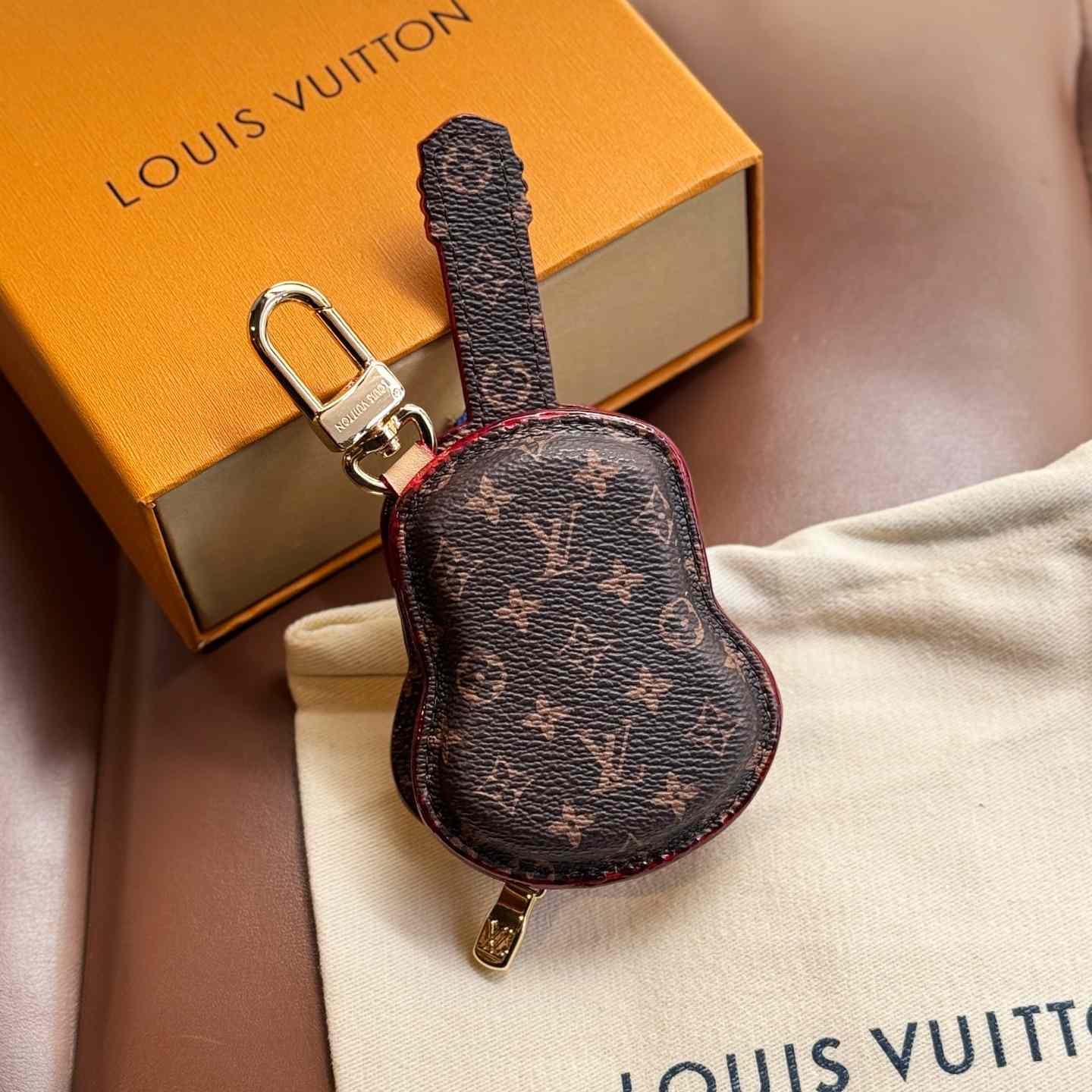 Louis Vuitton Guitar Pouch Bag Charm   M02032 - 