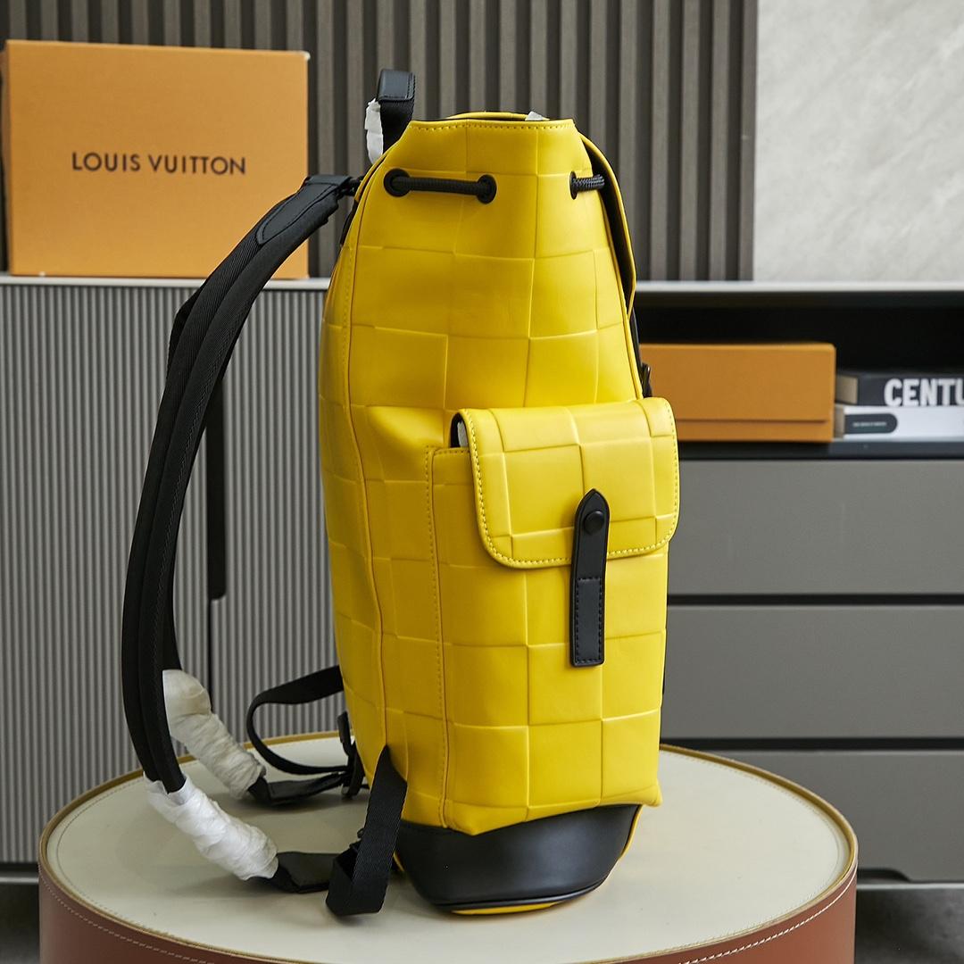 Louis Vuitton Christopher MM  M25016 - DesignerGu