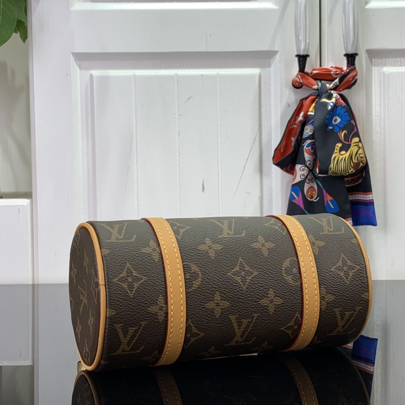 Louis Vuitton Vintage Leather Crossbody Bag   - DesignerGu