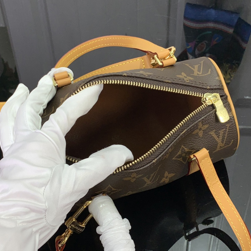 Louis Vuitton Vintage Leather Crossbody Bag   - DesignerGu