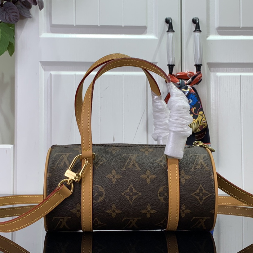 Louis Vuitton Vintage Leather Crossbody Bag   - DesignerGu
