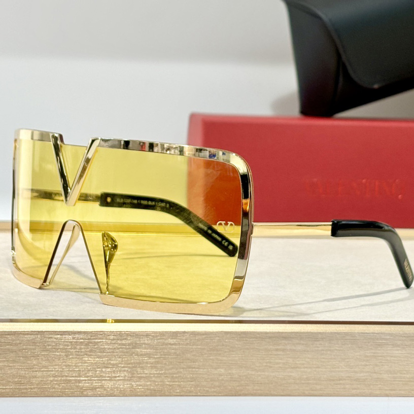 Valent Garavani V-Romask Sunglasses - DesignerGu
