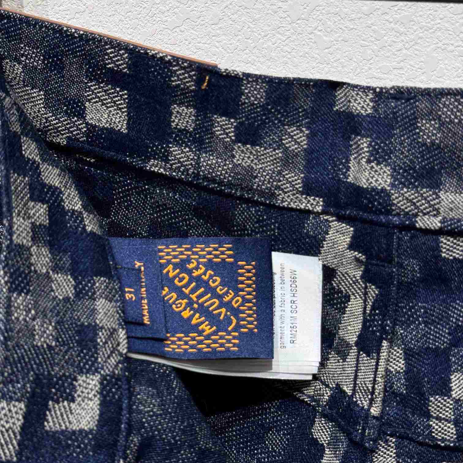 Louis Vuitton Graphic Denim Skate Shorts - DesignerGu