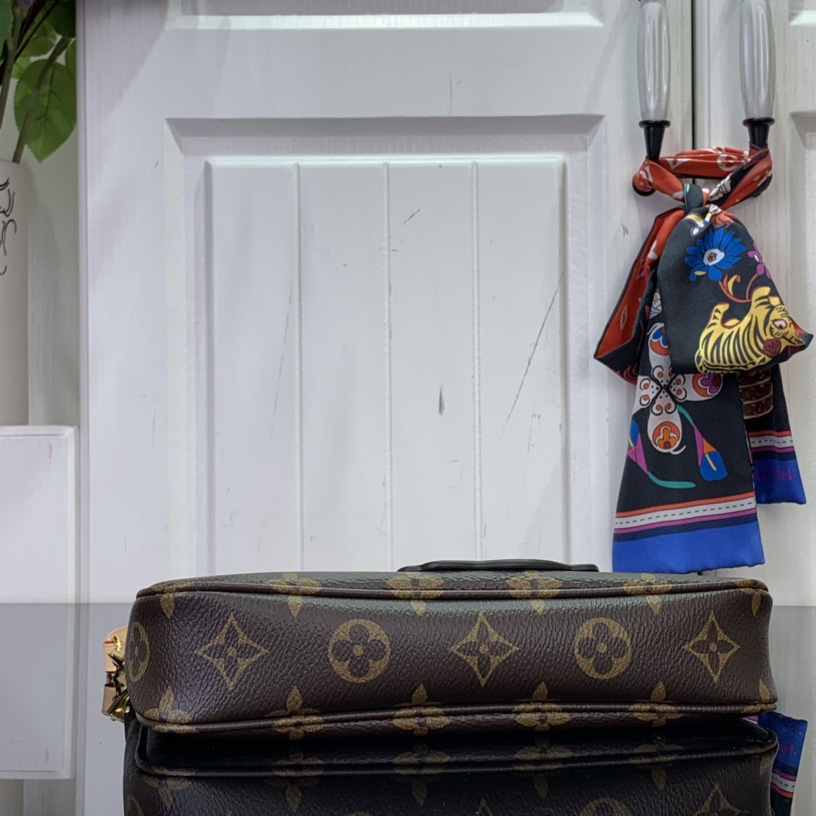 Louis Vuitton LV x TM Pochette Accessoires   M13440 - 