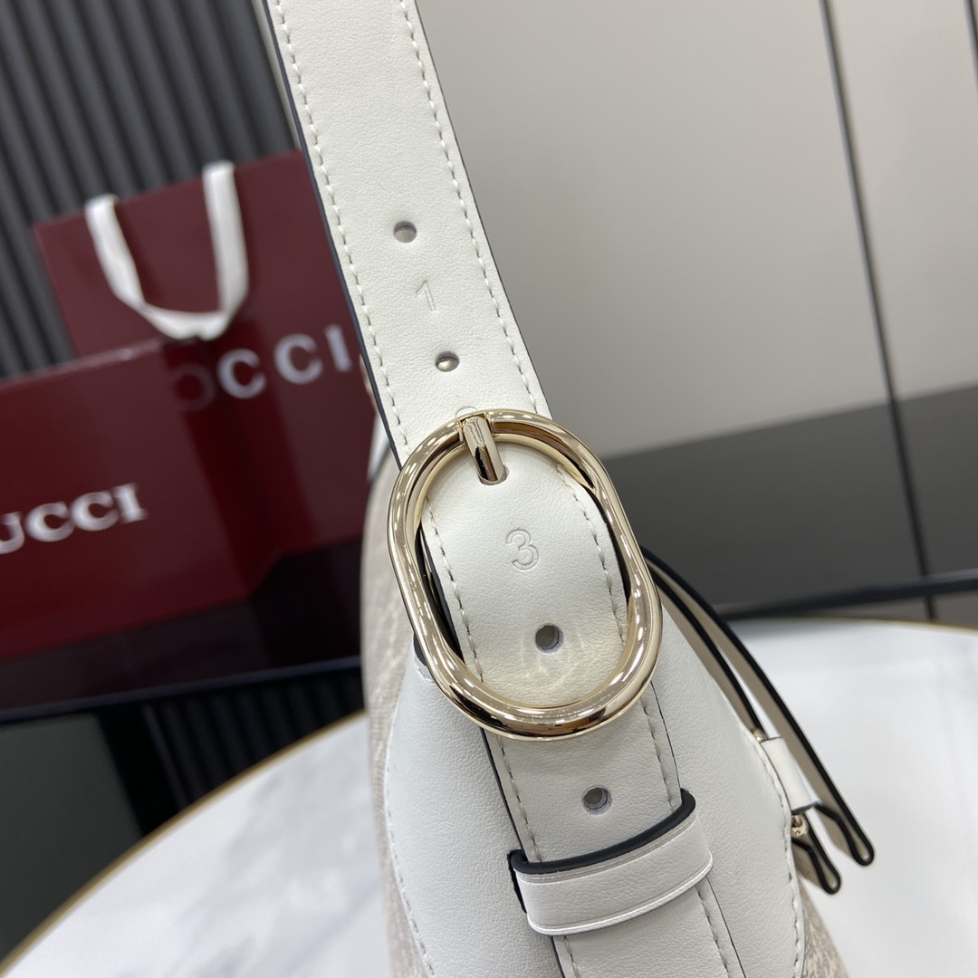 Gucci GG Emblem Medium Shoulder Bag - DesignerGu