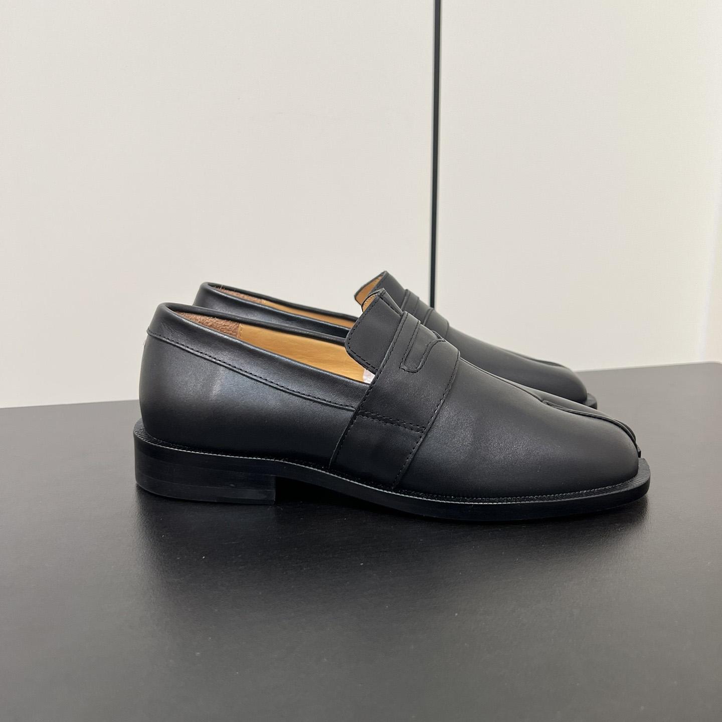 Maison Margiela Tabi Leather Loafers - DesignerGu