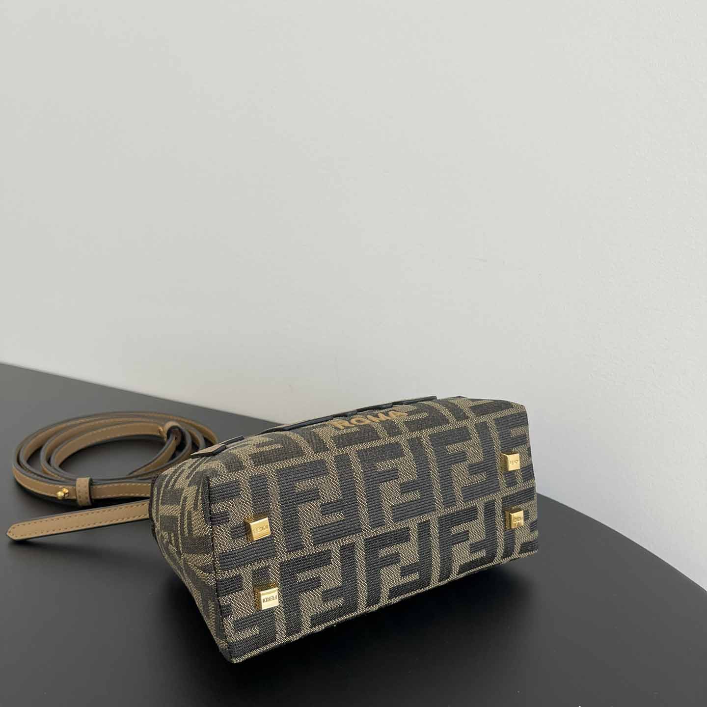 Fendi By The Way Tote Bag （17.5x18x8cm） - 