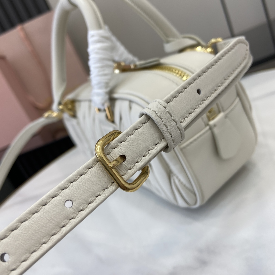 Miu Miu Arcadie Matelassé Nappa Leather Bag   22cm - DesignerGu
