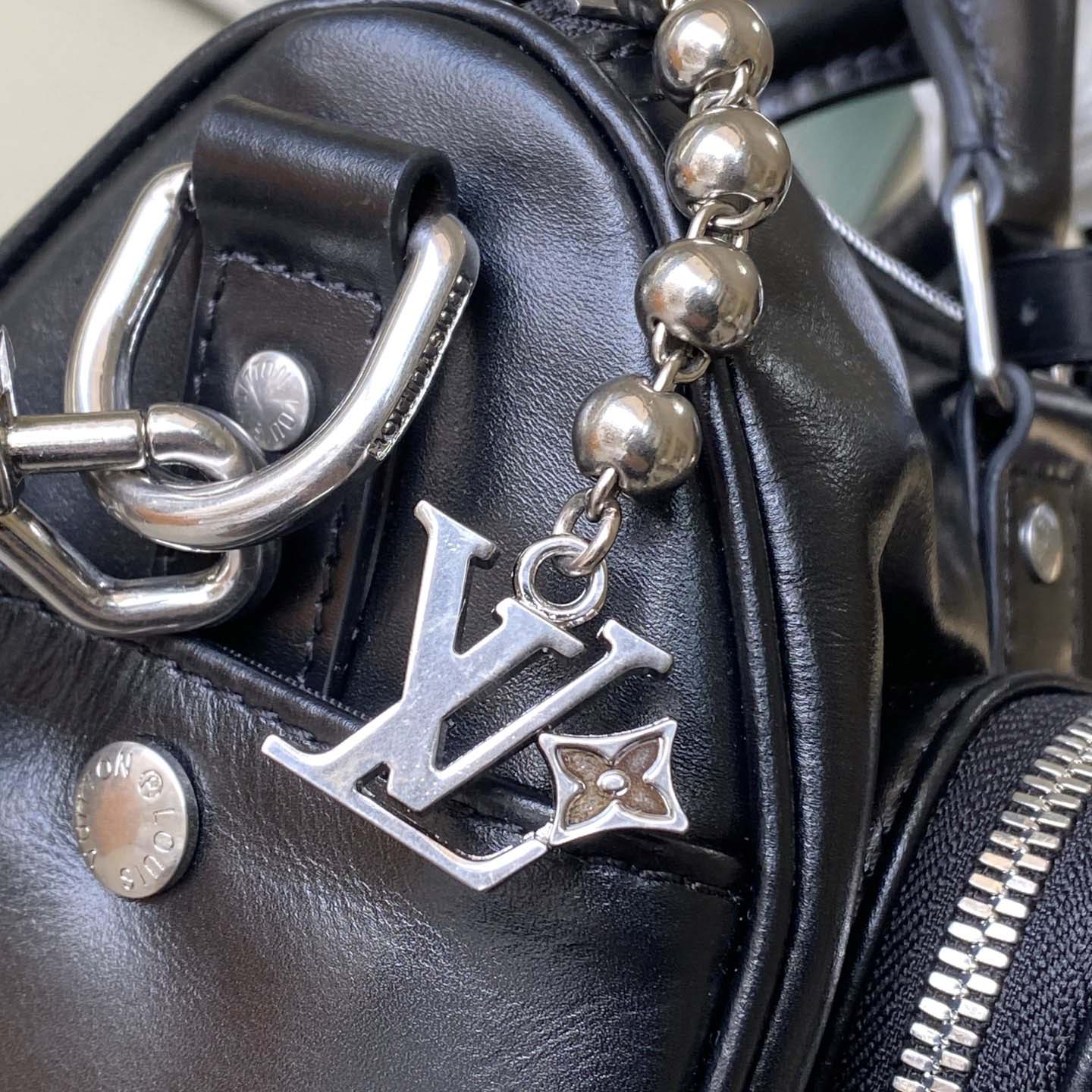 Louis Vuitton Keepall Cargo Bandoulière 25   M13988 - DesignerGu