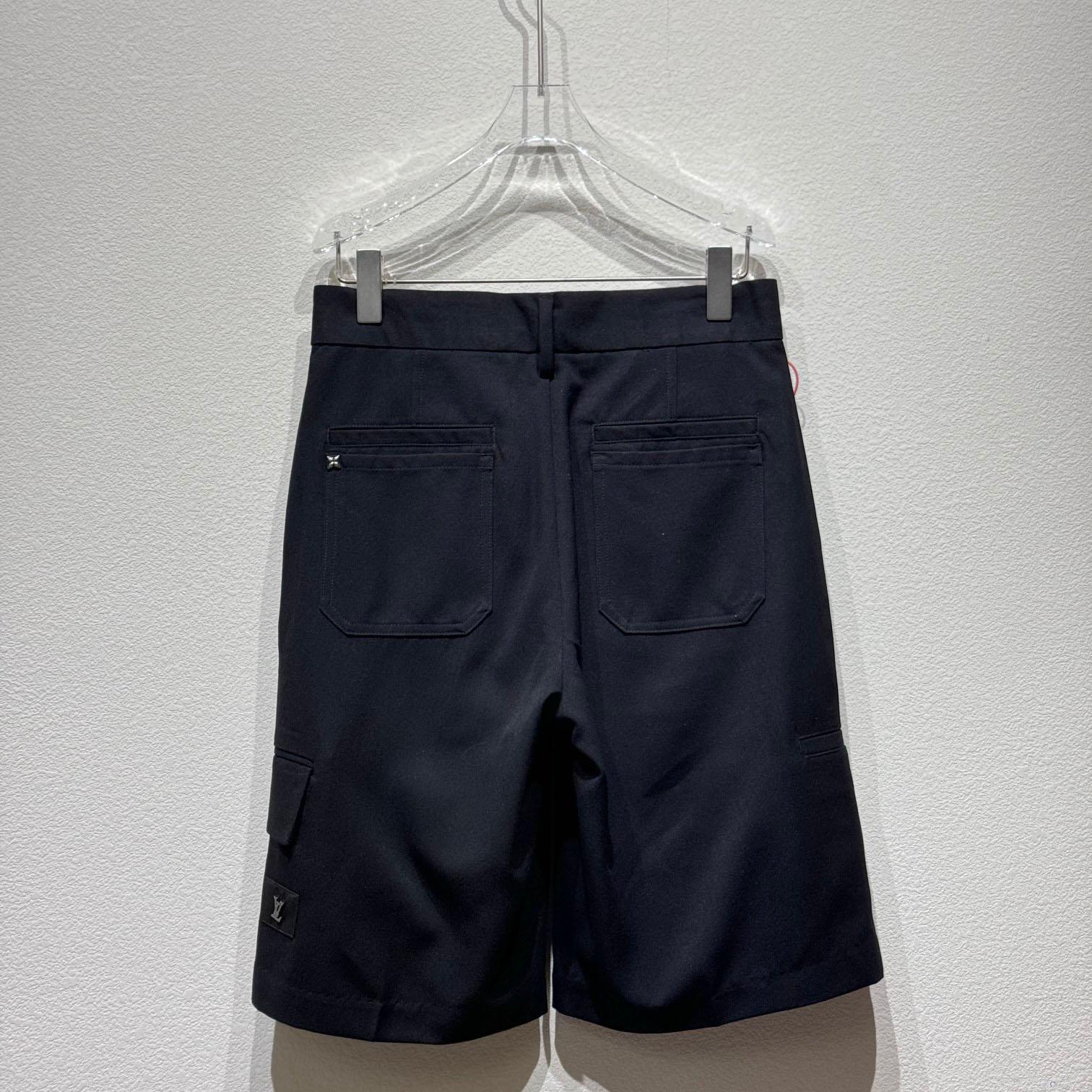 Louis Vuitton Cargo Shorts - DesignerGu