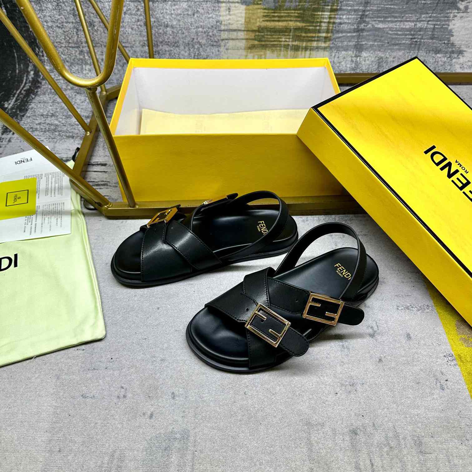Fendi Feel Black Leather Slides - DesignerGu