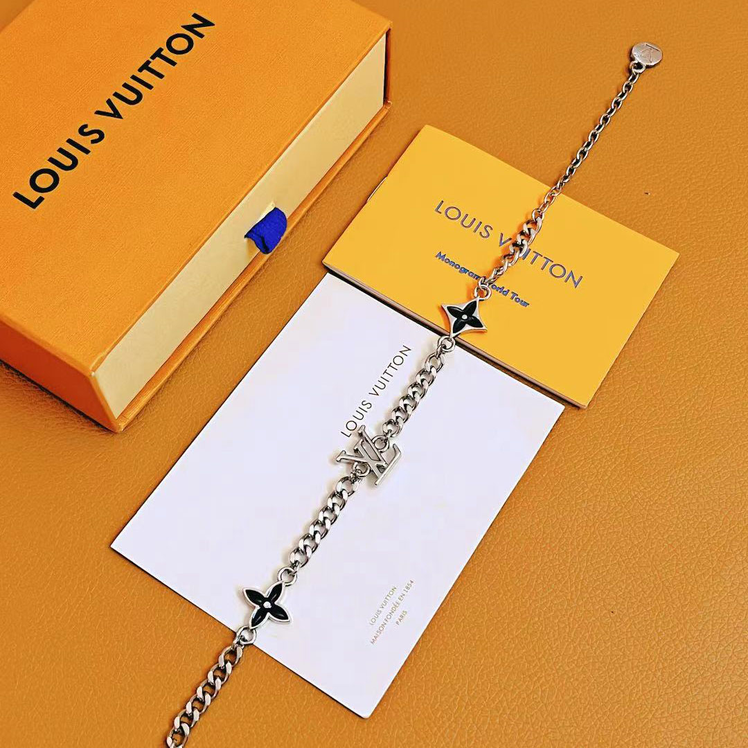 Louis Vuitton LV Spike Bracelet    M1520 - DesignerGu