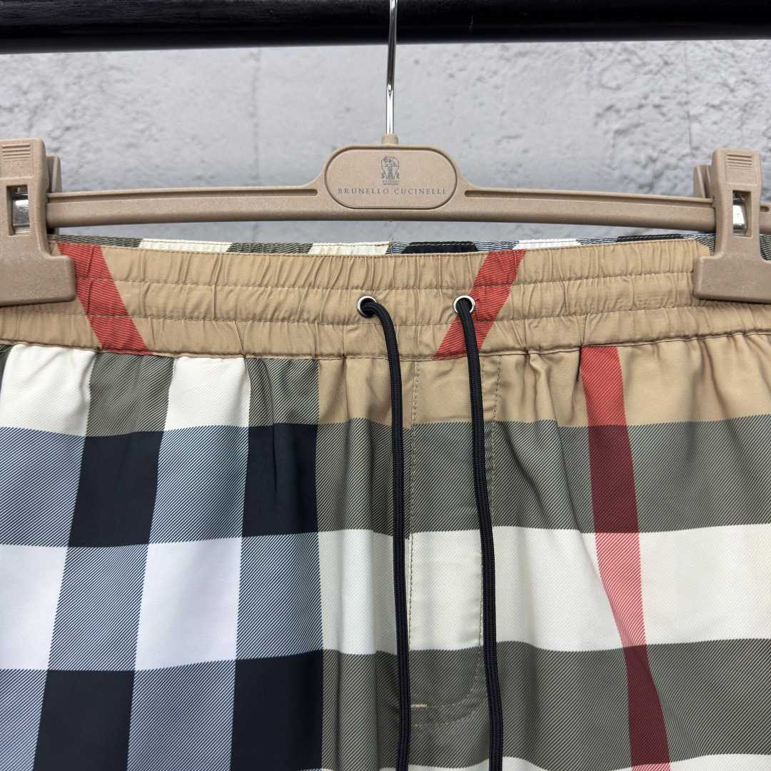 Burberry Shorts    - 