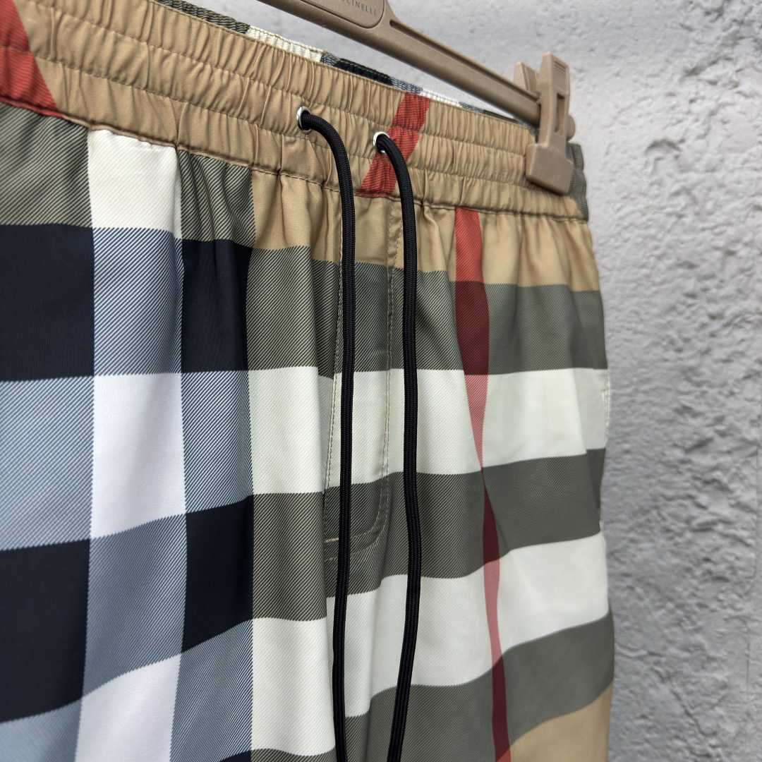 Burberry Shorts    - 