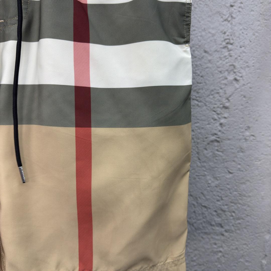 Burberry Shorts    - 