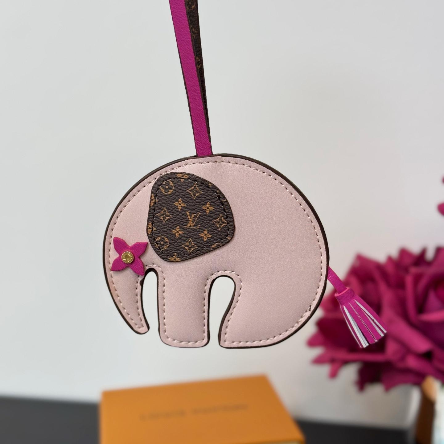 Louis Vuitton LV Elephant Bag Charm   M02383 - DesignerGu