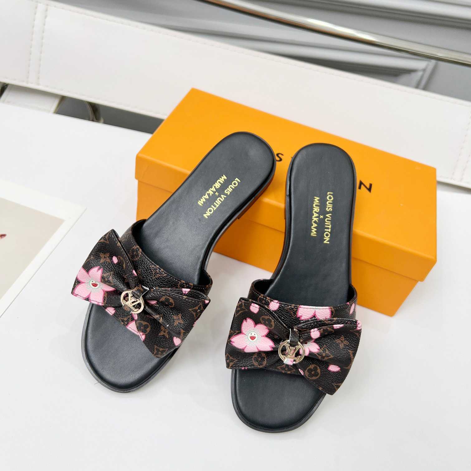 Louis Vuitton LV x TM Lily Flat Mule   1AGVYB - DesignerGu