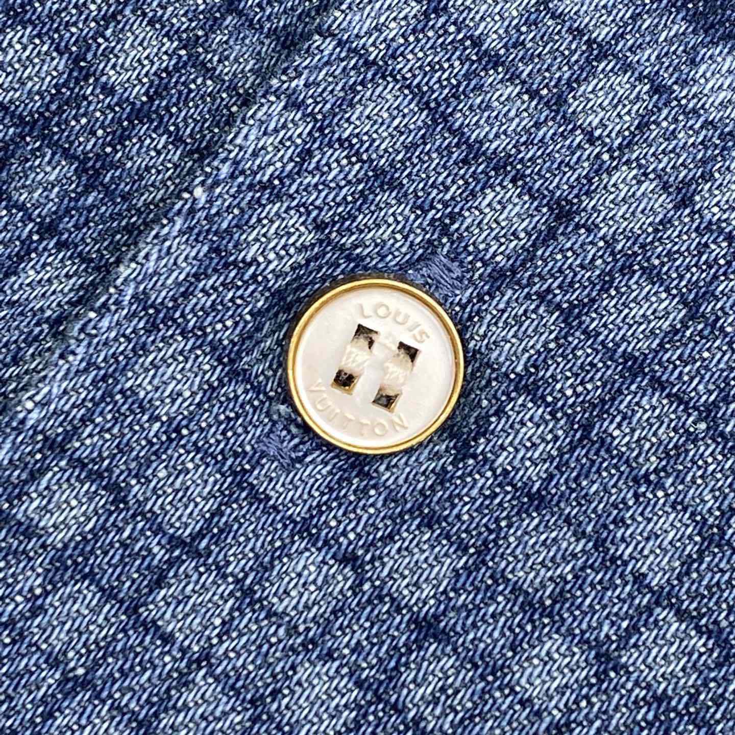 Louis Vuitton Printed Short-Sleeved Denim Shirt   1AFVQL - DesignerGu