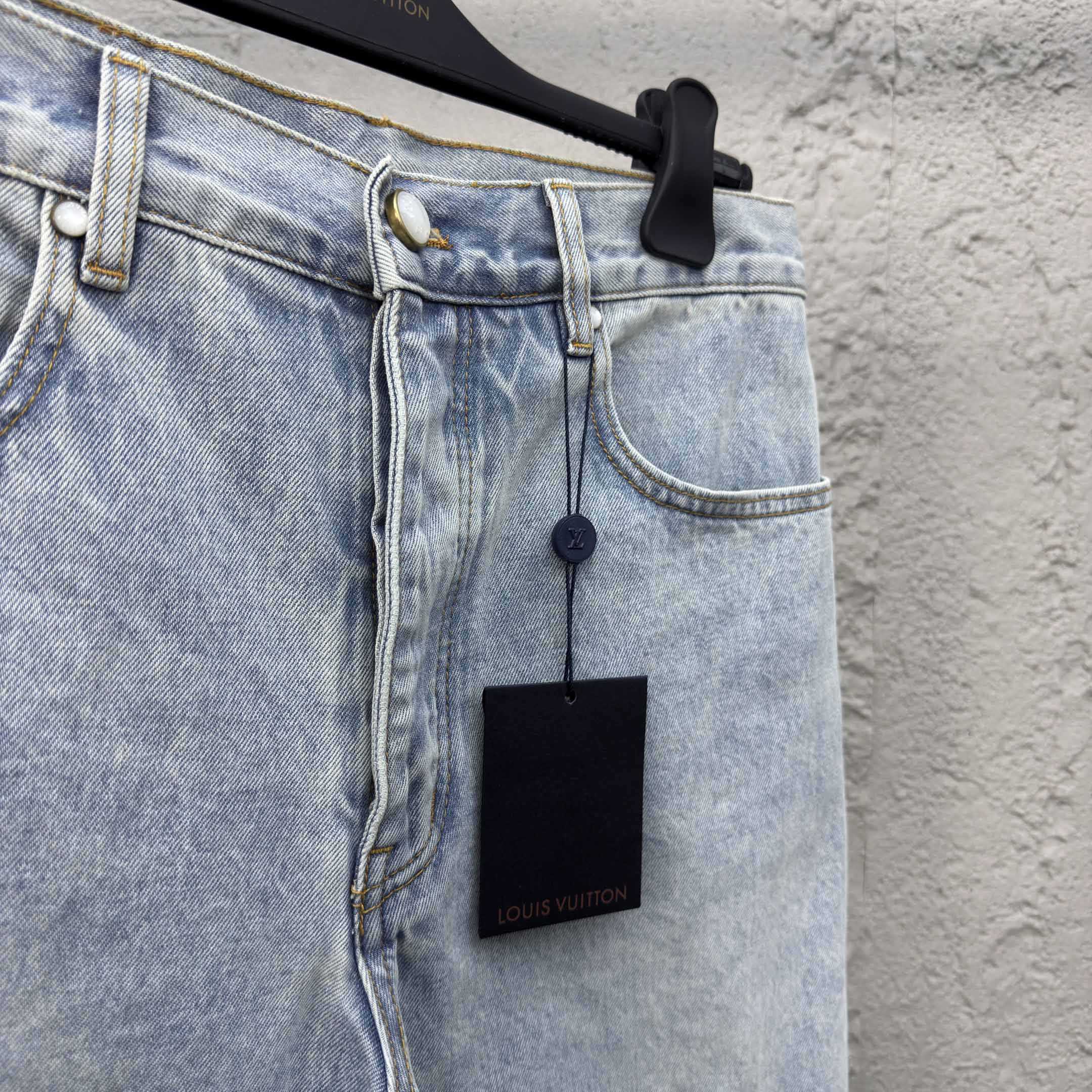 Louis Vuitton LV Denim Shorts    1AGTHT - DesignerGu