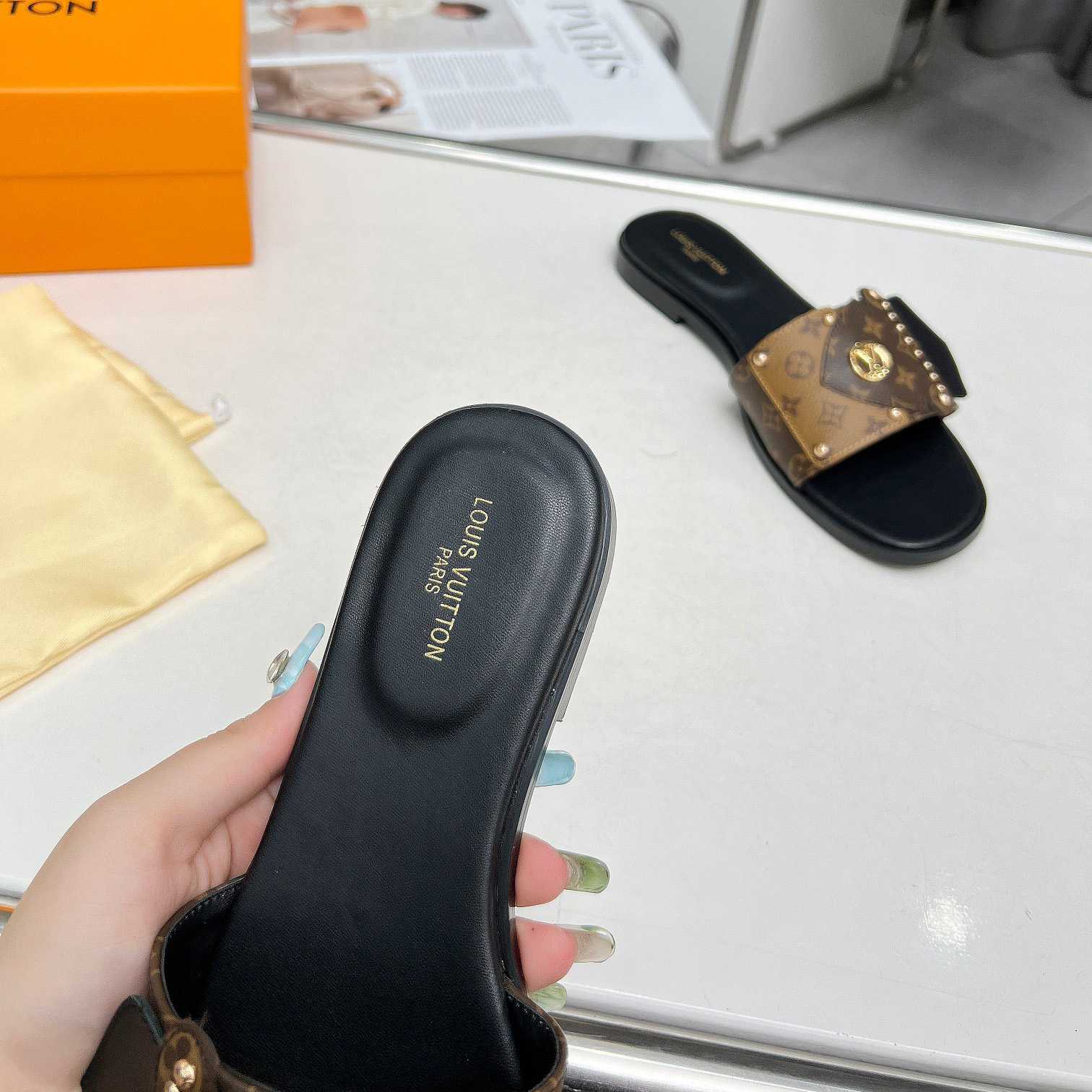Louis Vuitton LV Frame Flat Mule   1ACXG7 - 