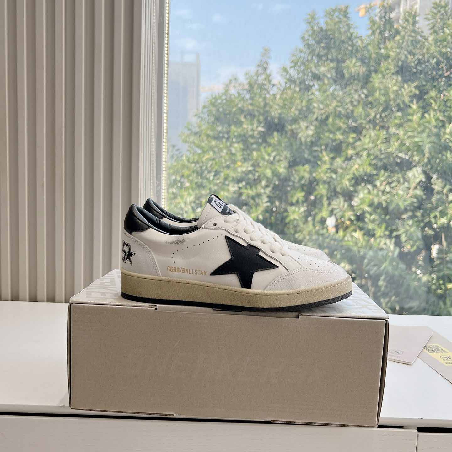 Golden Goose Sneakers - DesignerGu