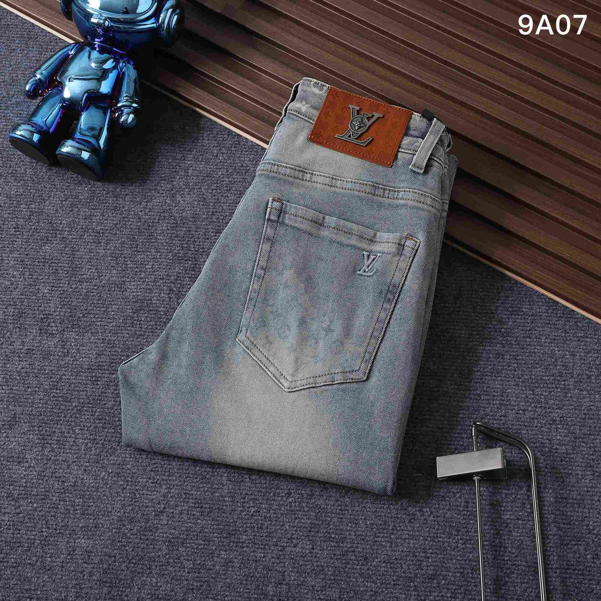 Louis Vuitton Jeans - DesignerGu