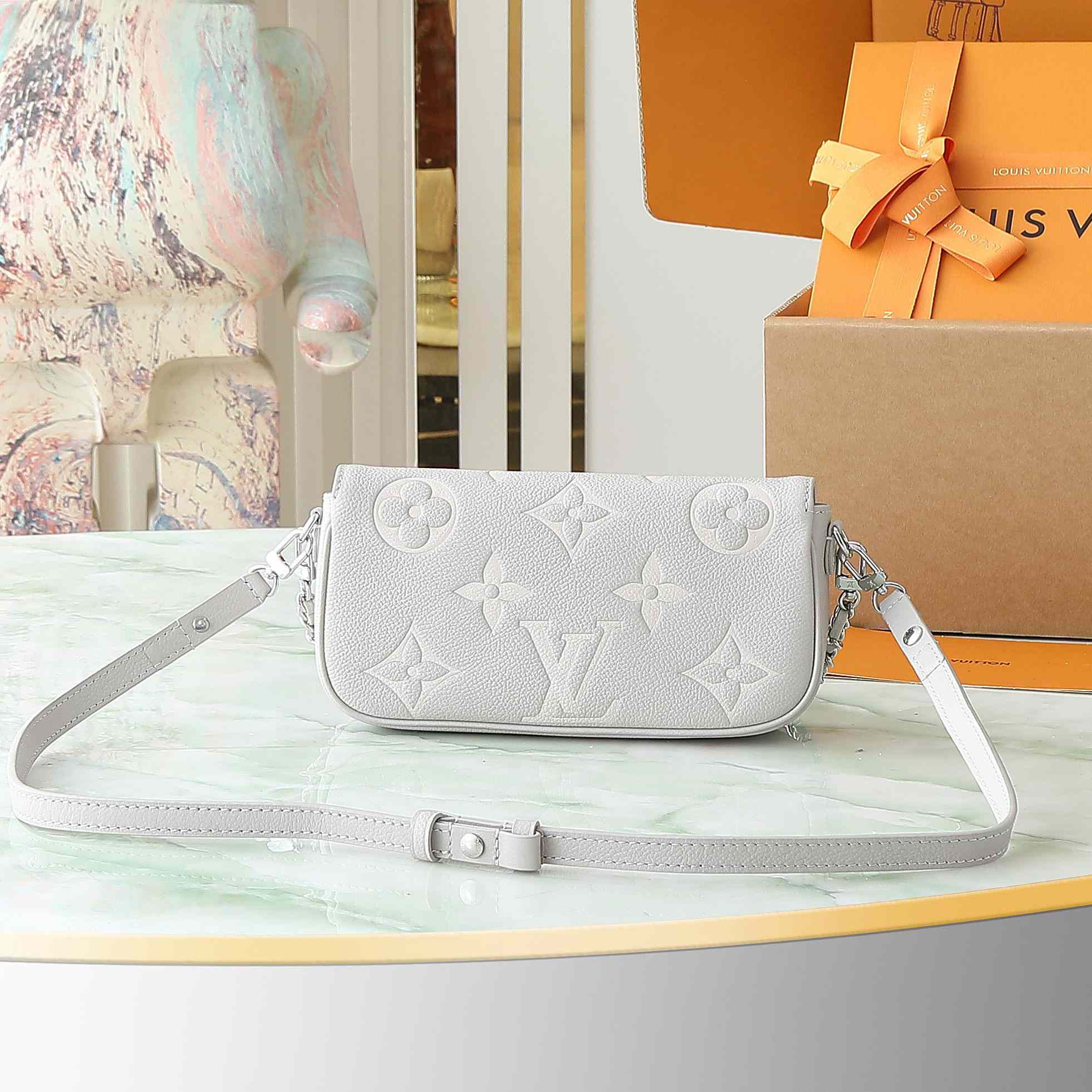 Louis Vuitton Wallet on Chain Ivy    M14225 - 