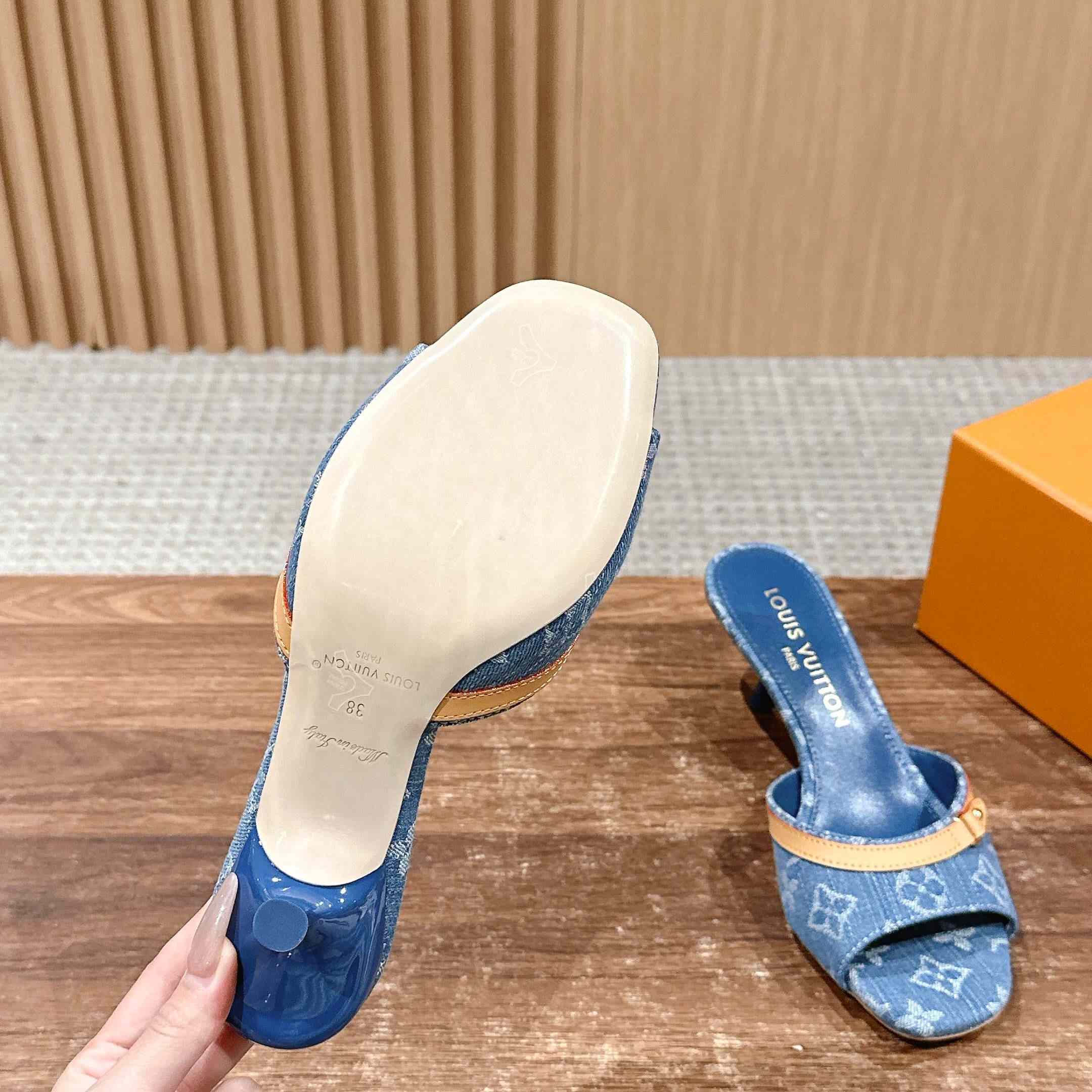Louis Vuitton LV x TM 6AM Mule    - DesignerGu