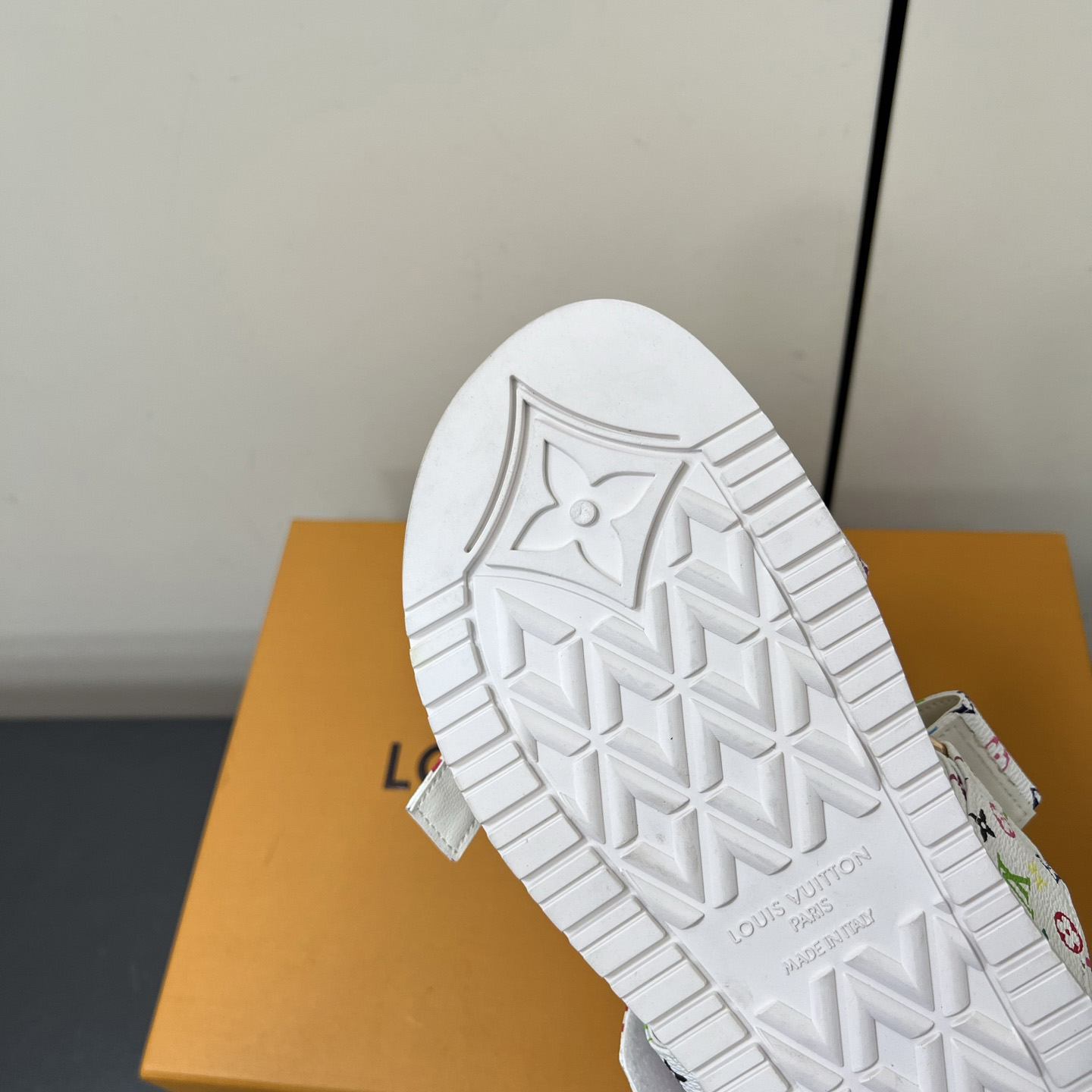 Louis Vuitton LV x TM Bom Dia Flat Comfort Mule   1AGXTV - DesignerGu