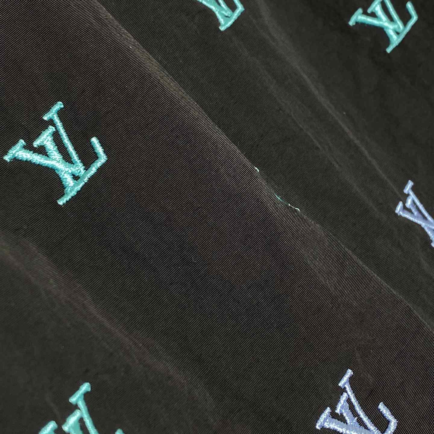 Louis Vuitton LV Blason Gradient Embroidered Swim Shorts   1AGTQT - DesignerGu