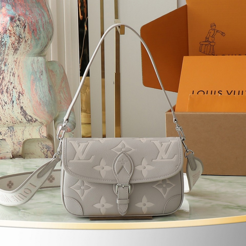 Louis Vuitton Diane   M14214 - DesignerGu