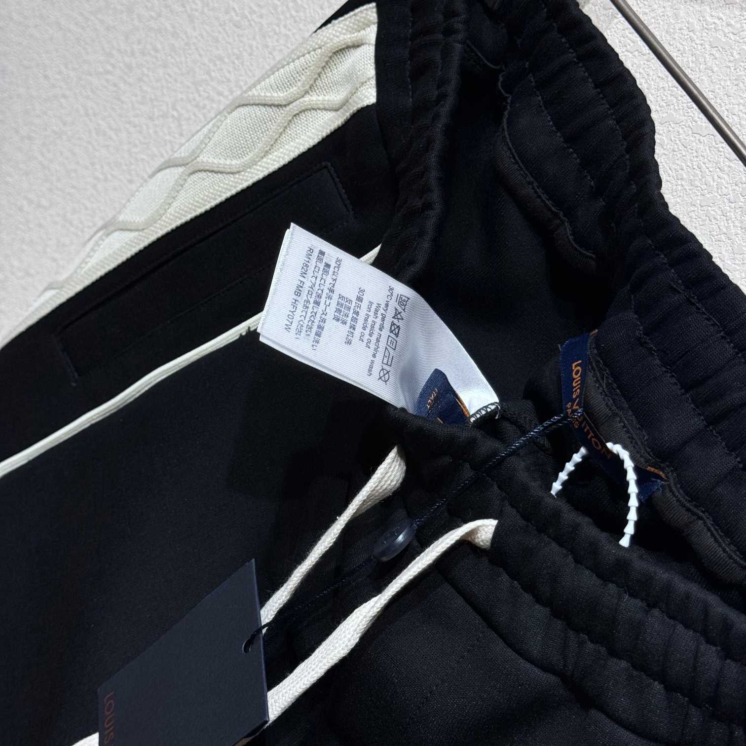 Louis Vuitton Cotton Shorts - DesignerGu