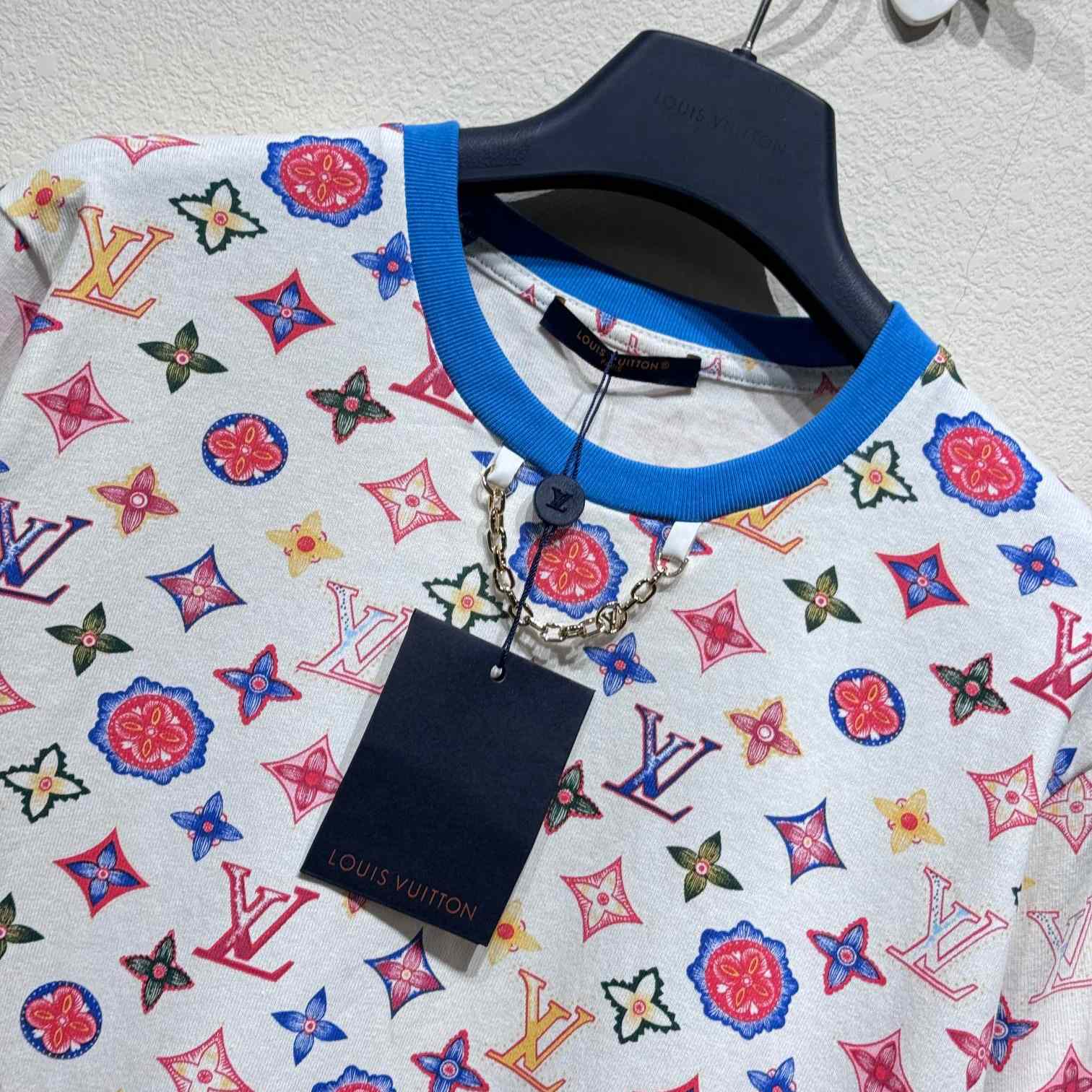 Louis Vuitton Monogram T-Shirt   1AGSMU - DesignerGu